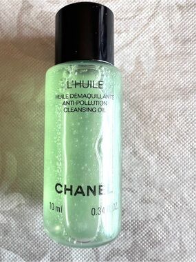 CHANEL L'HUILE Anti-Pollution Cleansing Oil